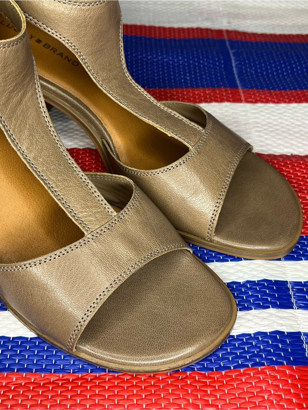 Lucky Brand Sabeni Brown Leather Heeled Sandals Women’s Size 10 Dress Shoes - Picture 3 of 10